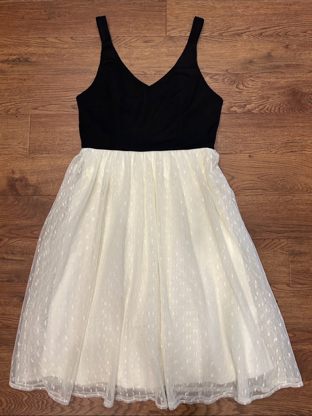 Soieblu Black V-Neck Sleeveless Dress Black with Ivory Swiss Dot Tulle Womens M